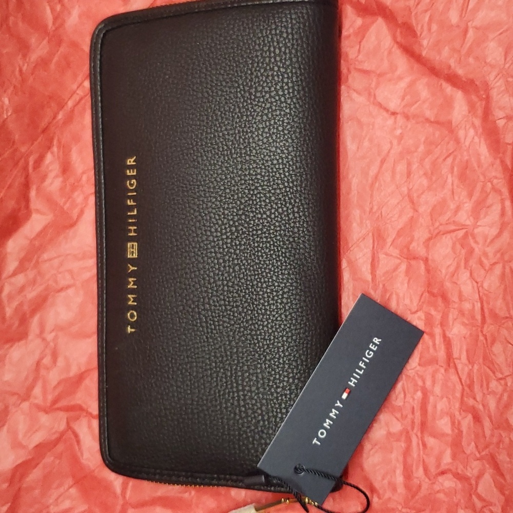 Tommy Hilfiger wallet